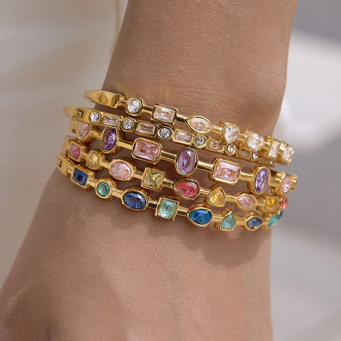 Minimalist Bangle — styled view 04