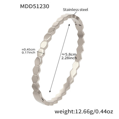Geometric Zircon Bangle — dimensions and size reference 10