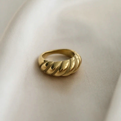 Assorted Textured Statement Rings — dimensions and size reference 07